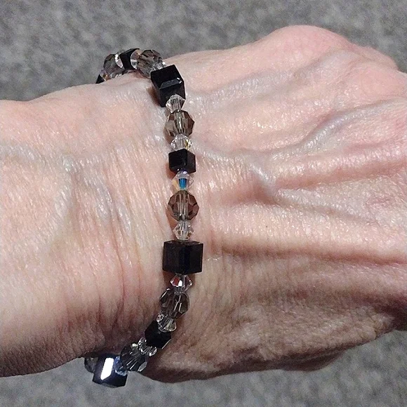 VINTAGE STERLING SILVER .925 BLACK SPINEL AUSTRIAN CRYSTAL 8" BRACELET - Picture 2 of 8
